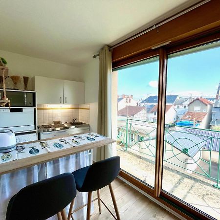 Salm, Coquet Studio Avec Balcon Ouistreham Exterior photo