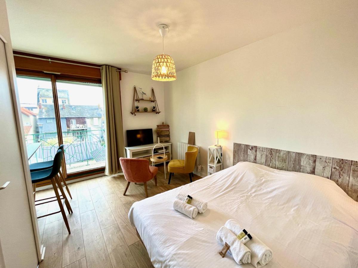 Salm, Coquet Studio Avec Balcon Ouistreham Exterior photo