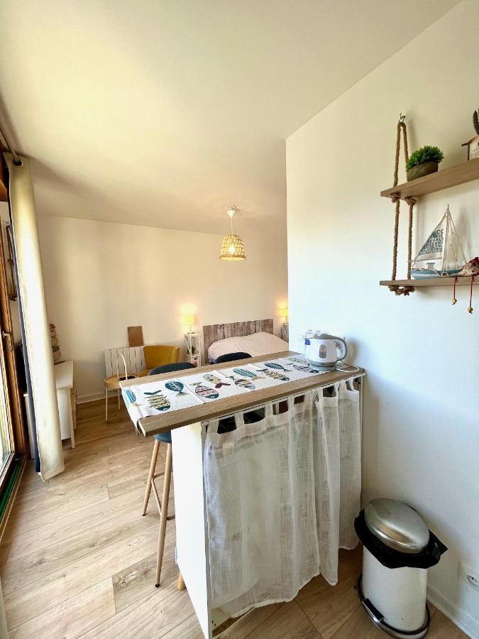 Salm, Coquet Studio Avec Balcon Ouistreham Exterior photo